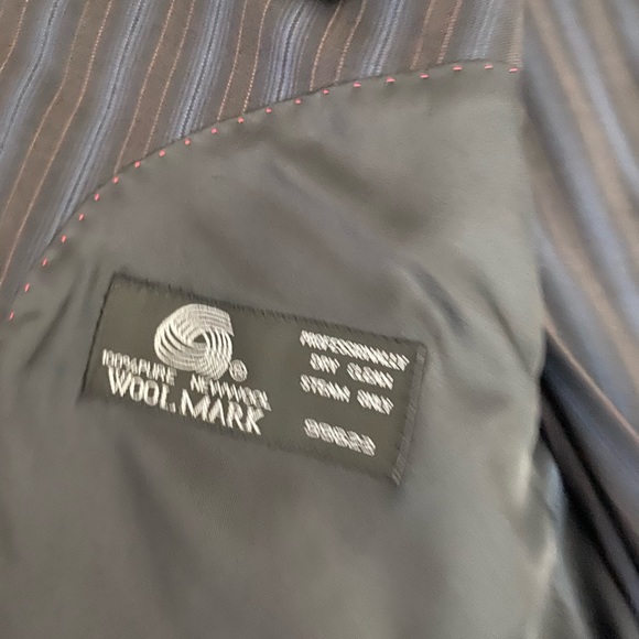 Andre Lanzno suit - Picture 4 of 5